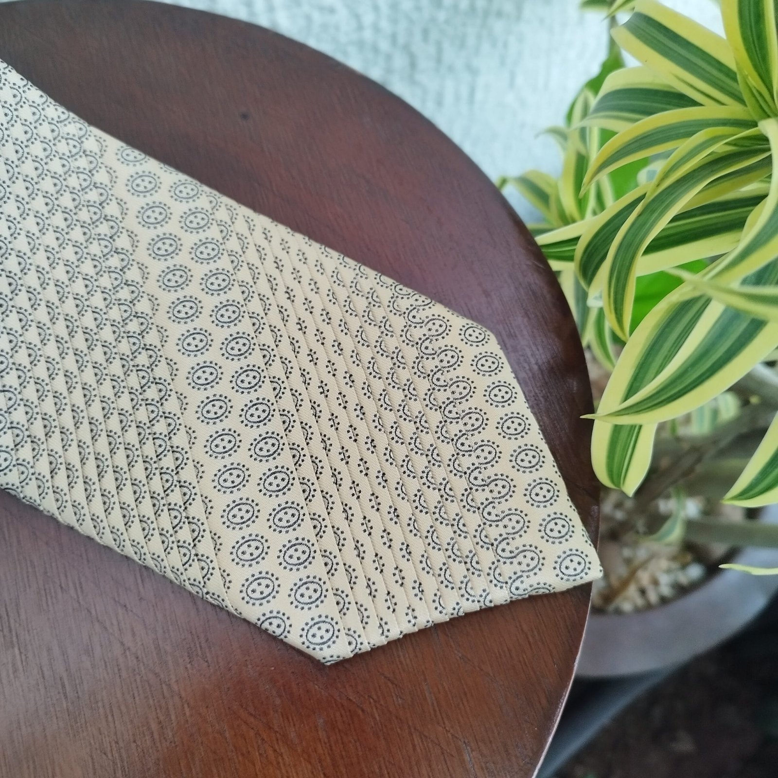 Gravata Drapeada Bege - Imagem 2