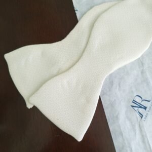 Gravata Borboleta Off-white