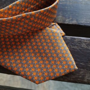 Gravata de Seda Laranja com Estampa Branca
