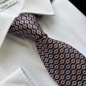 Gravata de Seda Azul com Estampa de Folha de Bordo